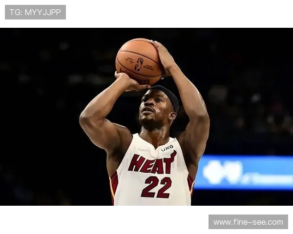 巴特勒半场9中4三分1中0罚球2中2砍下10分2助攻1抢断